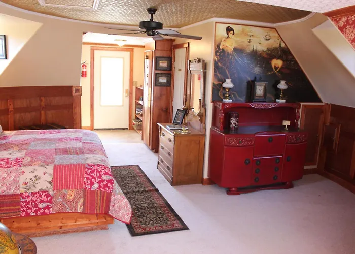 Book Nook Inn