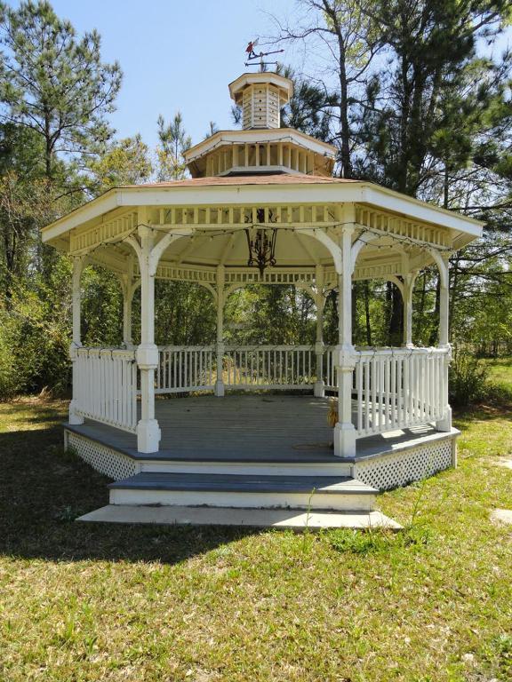 Book Nook 3* Lumberton